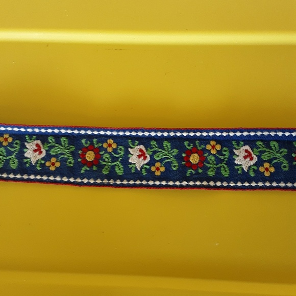 Flower Power Choker - Picture 7 of 7